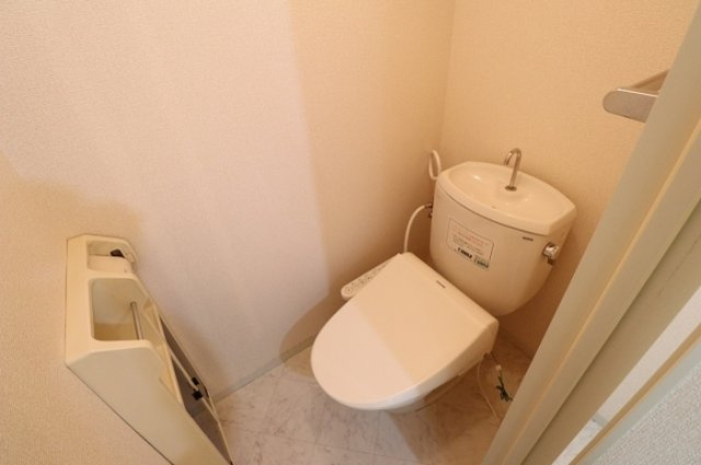 メゾンアサヒのトイレ|他部屋参考写真