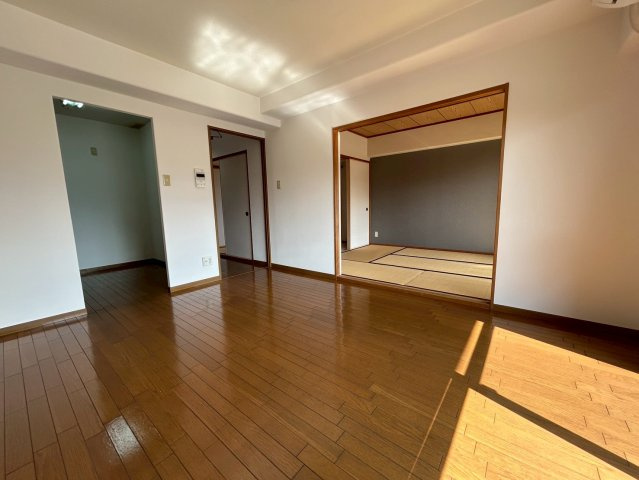 スカール西条の居間・リビング