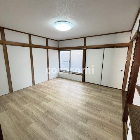 寝屋川市緑町戸建の居間・リビング