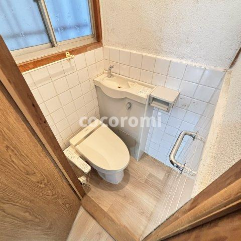 寝屋川市緑町戸建のトイレ