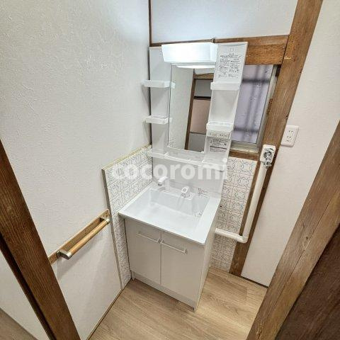 寝屋川市緑町戸建の洗面所