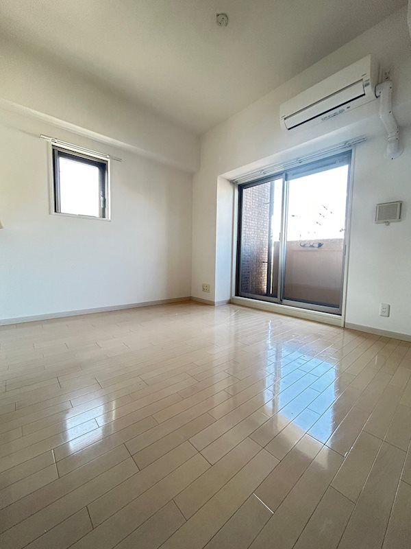 ライジングコート三宮マリーナシティの居間・リビング