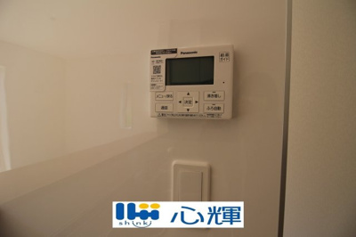 【設備】 | クレイドルガーデン宇部市松崎町 第１（２号棟） | 給湯器リモコンです。お風呂のお湯はりや追い炊きが簡単にできます。
