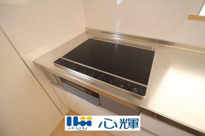 【キッチン】 | クレイドルガーデン宇部市松崎町 第１（２号棟） | ＩＨクッキングヒーターは火を使わないので安心です。お掃除の手間もかかりません。