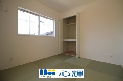 【和室】 | クレイドルガーデン宇部市松崎町 第１（２号棟） | リビングから続く和室はゲストルームとしても使用できます。




