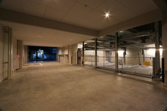 サヴォイ箱崎邸園　6階の駐車場