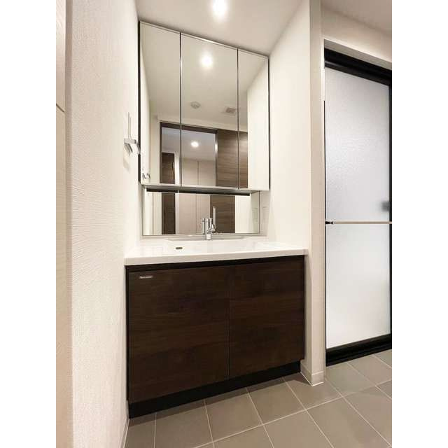 アジュールテラス目黒祐天寺の独立洗面台