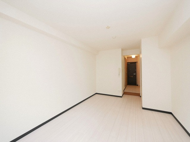 サンシャイン戸川の居間・リビング