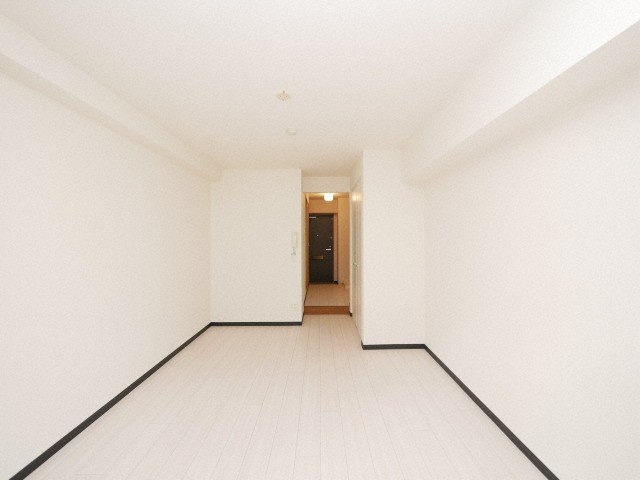 サンシャイン戸川の居間・リビング