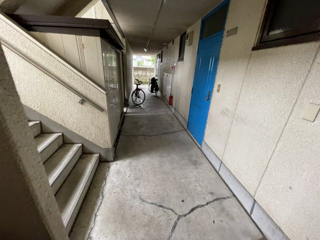 コスモス前原のロビー