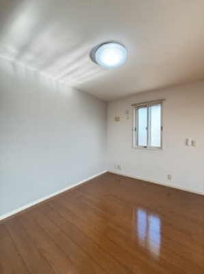 【洋室】 | ランロードＣ棟 | イメージ301号室の写真（反転あり）