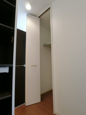 【収納】 | ランロードＣ棟 | イメージ301号室の写真（反転あり）