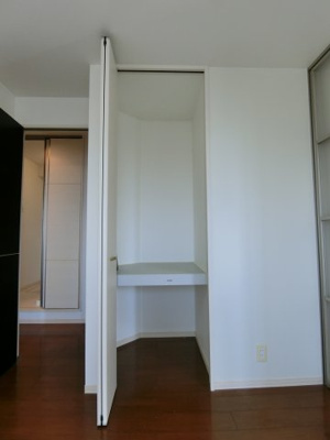 【収納】 | ランロードＣ棟 | イメージ301号室の写真（反転あり）