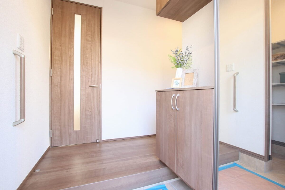 広島市西区井口１丁目　中古一戸建ての玄関