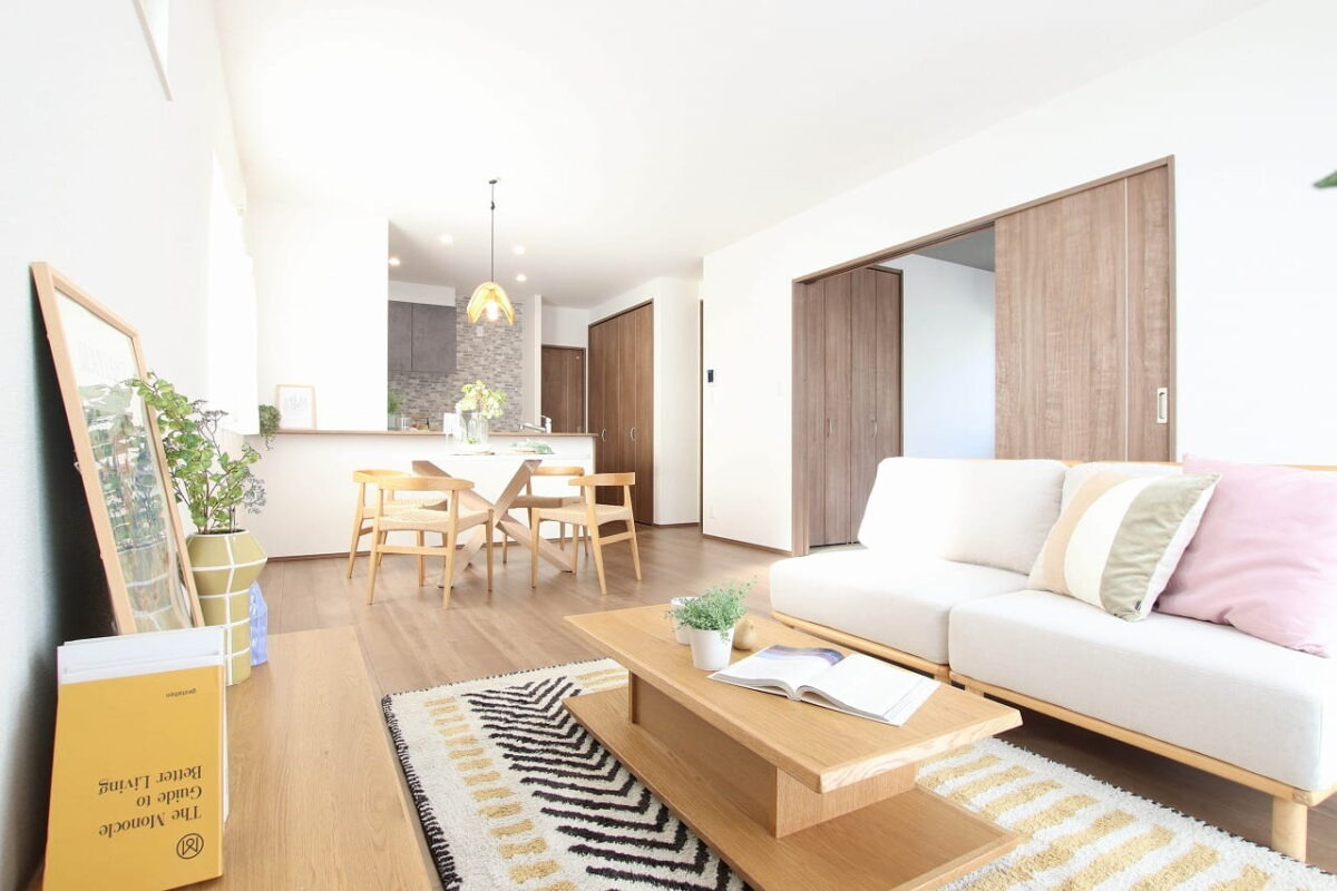 広島市西区井口１丁目　中古一戸建ての居間・リビング