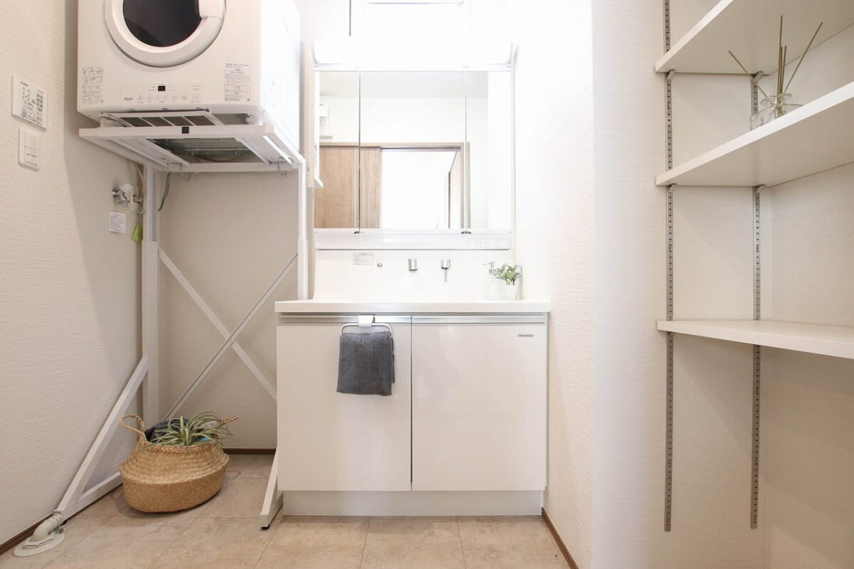 広島市西区井口１丁目　中古一戸建ての独立洗面台