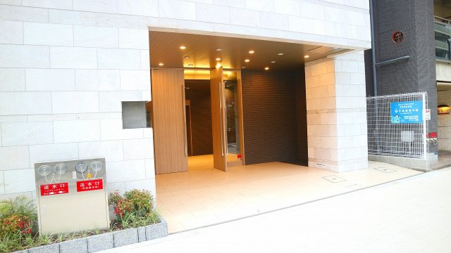 プランドール北浜のエントランス