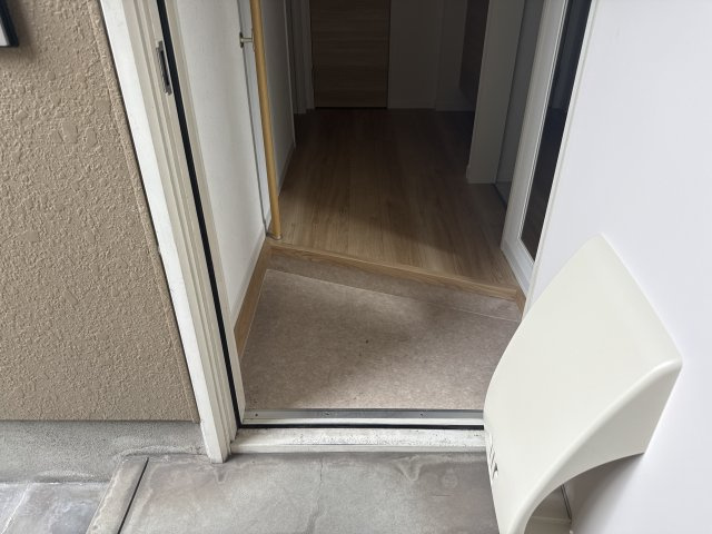 ハイツ神和の玄関