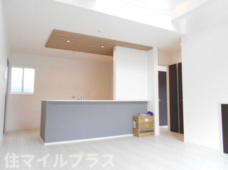 【居間・リビング】 | 郡山市芳賀3丁目新築一戸建て9棟 | ゆったりとした居間です