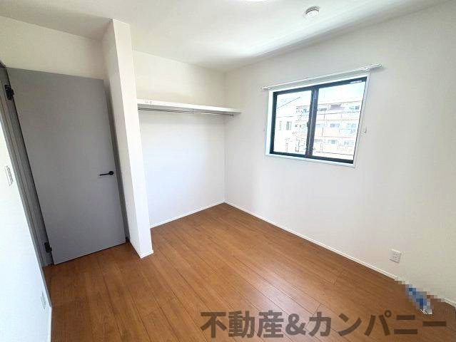 土居田町の新築のおうち1号棟　松山市土居田町新築戸建の洋室|使い勝手のいい洋室です