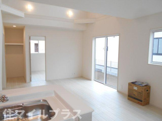 【居間・リビング】 | 郡山市芳賀3丁目新築一戸建て9棟 | ゆったりとしたリビングです