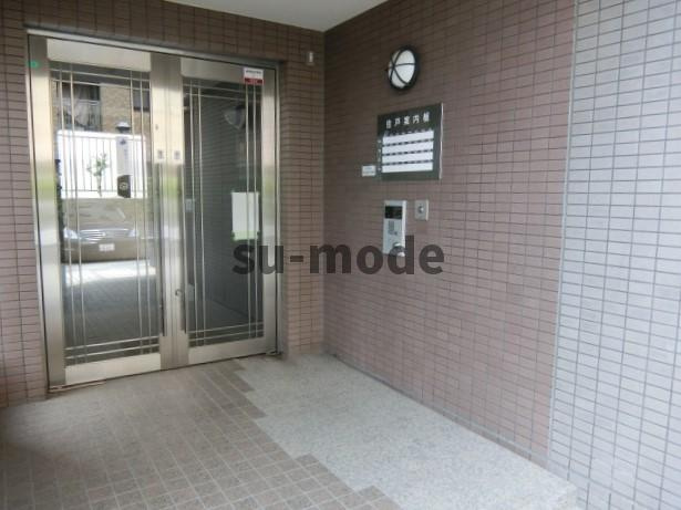 ヴィユーフルーヴⅡのエントランス