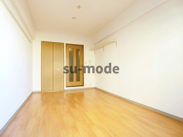 ヴィユーフルーヴⅡの居間・リビング