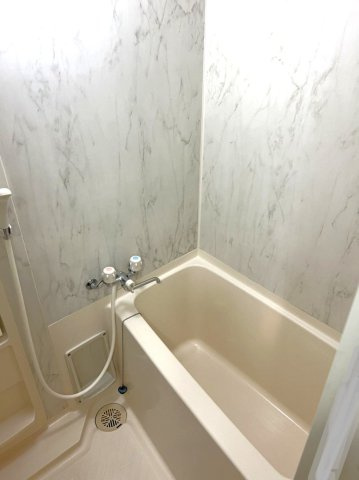 エステートモア・博多公園通りの浴室