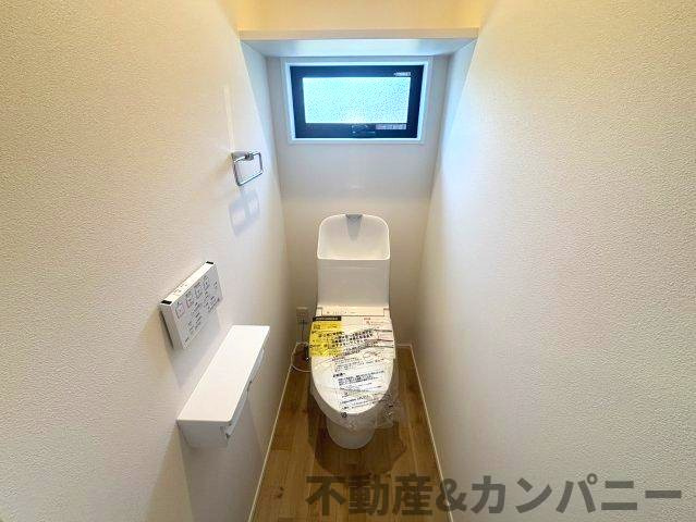 土居田町の新築のおうち　松山市土居田町新築戸建のトイレ|清潔感のあるトイレです