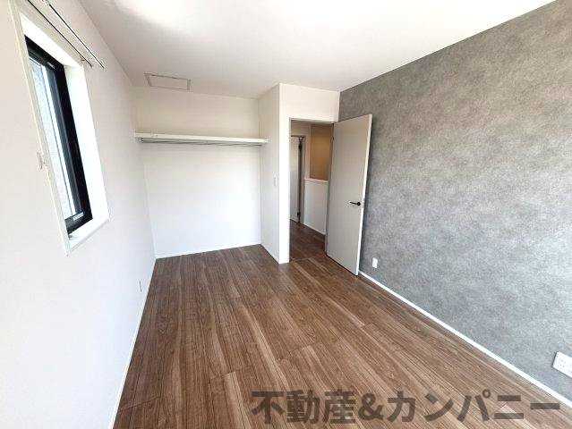 土居田町の新築のおうち　松山市土居田町新築戸建の洋室|アクセントクロスがオシャレな洋室です