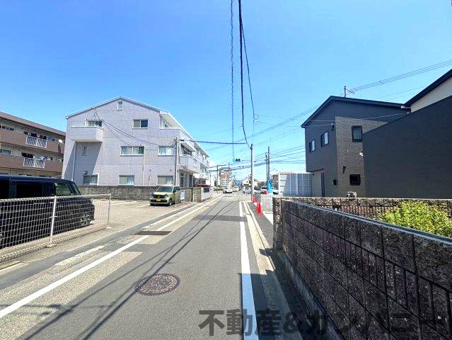 土居田町の新築のおうち　松山市土居田町新築戸建の前面道路含む現地写真|前面道路含む現地写真です