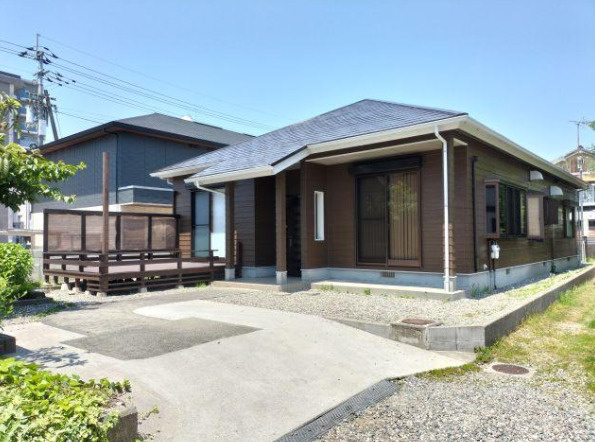 新本町2の外観|新本町エリアでは珍しい平屋住宅。ワンフロアで快適に暮らせます。