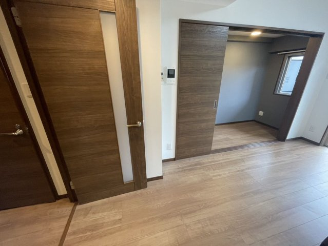 YAKUIN037RESIDENCEの居間・リビング