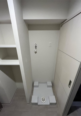 【設備】 | ハピネスガーデン新大阪 | 洗濯機置き場です