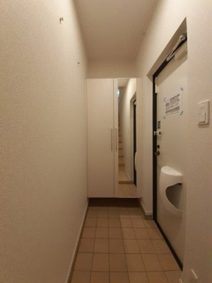 【玄関】 | テェーニメント・フェイコム | ゆったりとした玄関です