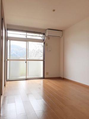 【内装】 | エムシティ | 明るい室内です