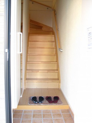 【玄関】 | ラフレシールⅠ | 収納もある玄関です