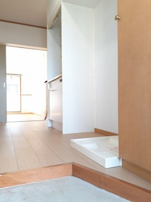 【玄関】 | コーポ塩場 | きれいな玄関です