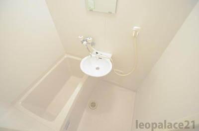 【浴室】 | レオパレスアムール | コンパクトで使いやすいお風呂です