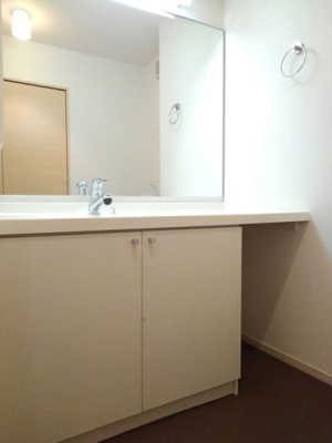 【洗面所】 | グラン・ブルー | ゆったりとスペースのある洗面所