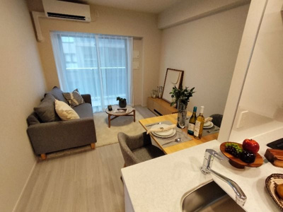 【居間・リビング】 | シーズンフラッツ上野稲荷町