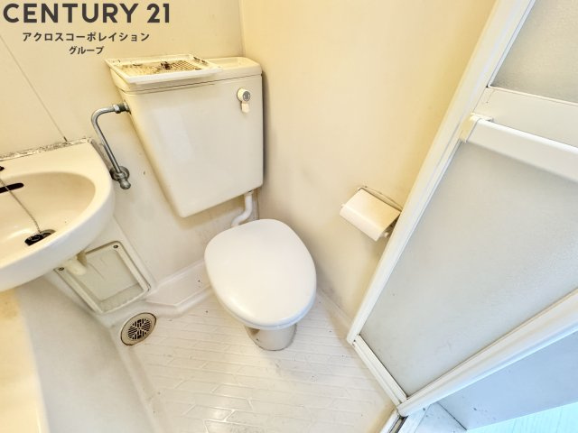 浴室にトイレがあります