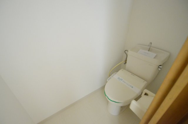温水洗浄便座機能付きトイレです！
