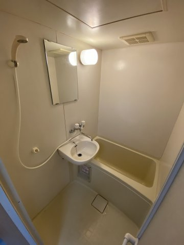 シンプルで機能的なユニットバスです！