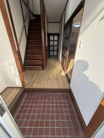 広島市安佐北区口田５丁目の一戸建ての玄関