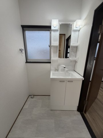 広島市安佐北区口田５丁目の一戸建ての洗面所