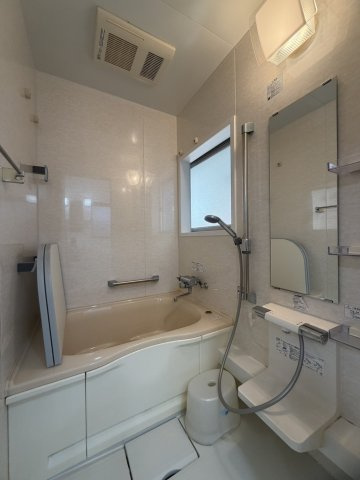 広島市安佐北区口田５丁目の一戸建ての浴室