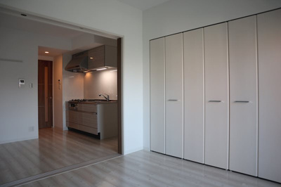 【洋室】 | Vert soleil真田山 | 広々とした洋室です