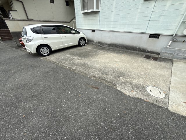 新在家メゾネットの駐車場