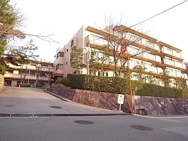 ヒルサイドテラス甲陽園の外観